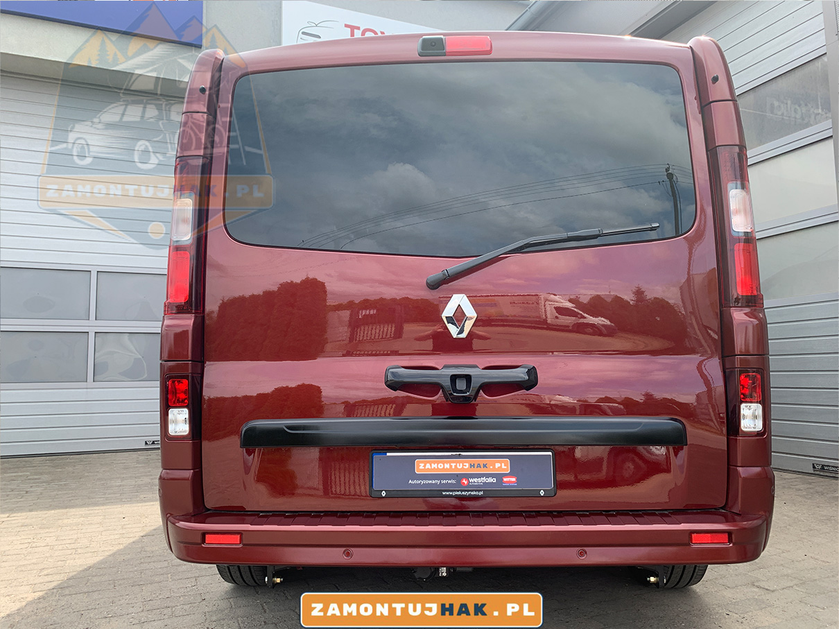 Montaż haka Renault Trafic